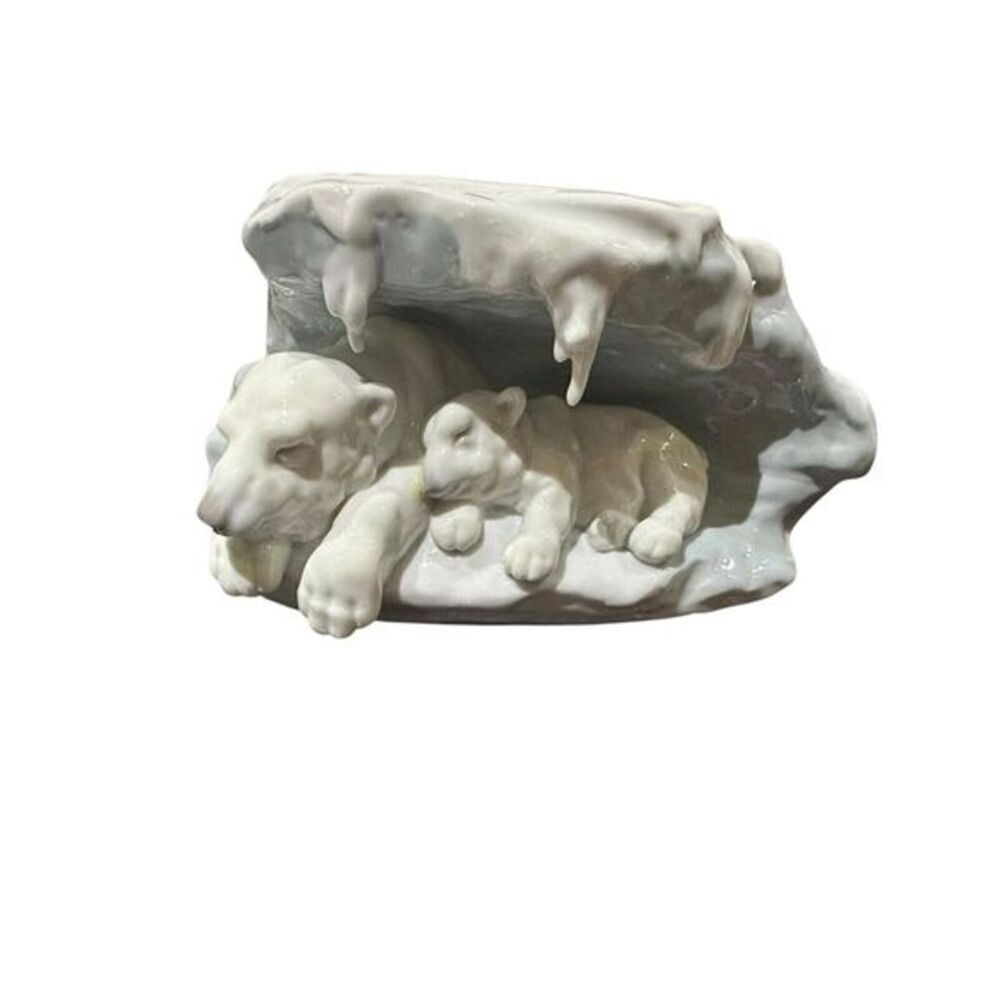 Lladro‎ A SNOWY SANCTUARY LLADRÓ Retired 2008 Made In Spain